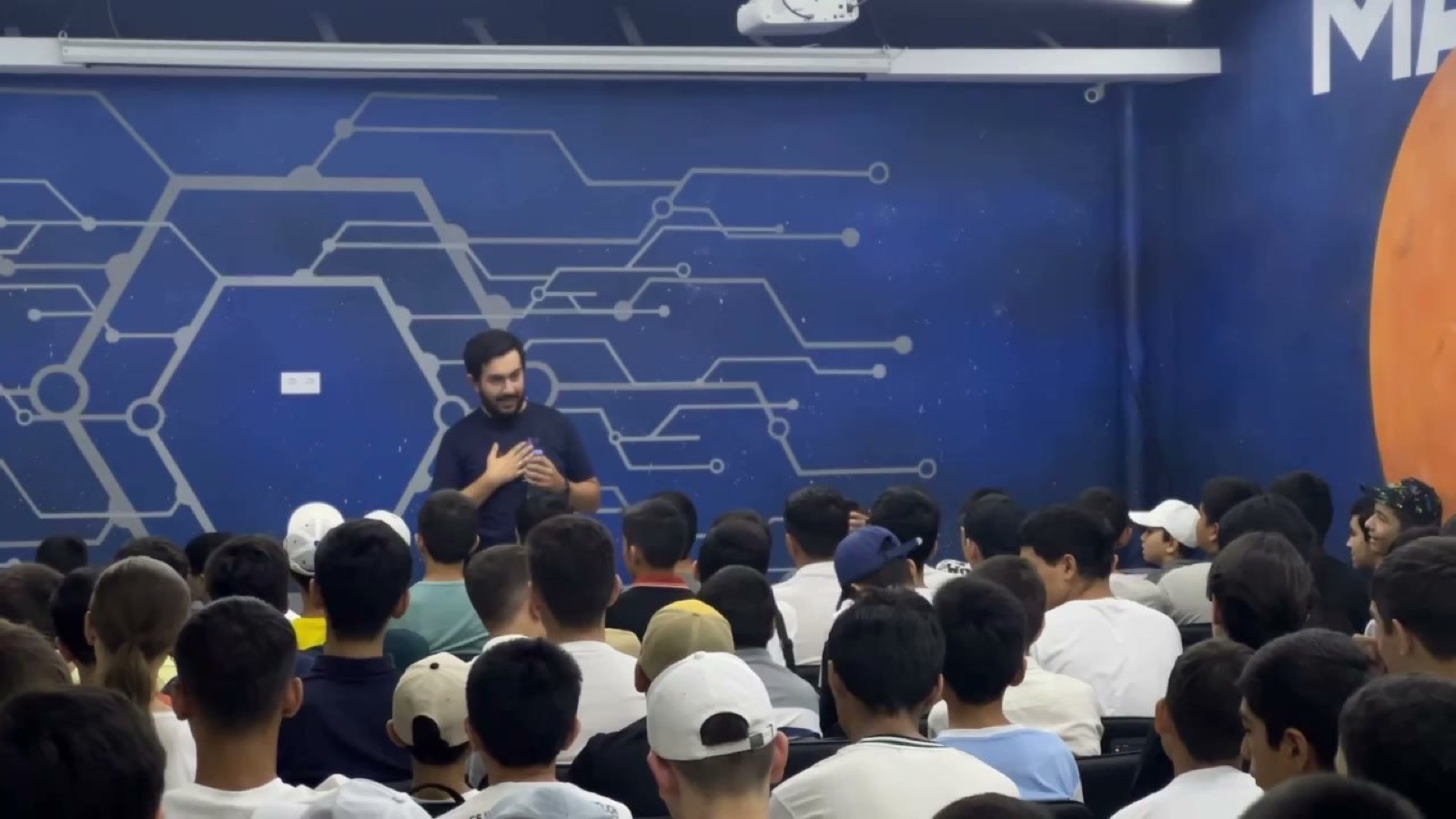 A kids' hackathon masterclass at Mars IT School
